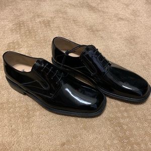 Men’s Johnson & Murphy dress shoes